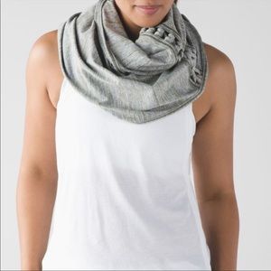 LuLulemon braided vinyasa scarf. Worn 3 times. Thick material